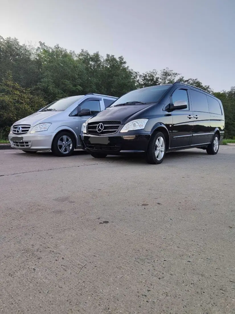 Два микроавтобуса Mercedes Vito компании Транспорт Молдова Болгария